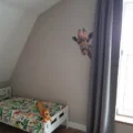 muursticker giraffe kinderkamer ideeen goedkoop verven muur bed jungle dieren inspiratie afrika